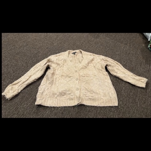 EUC women’s Forever 21 Beige Cardigan button front soft warm casual L sweater - Picture 1 of 4